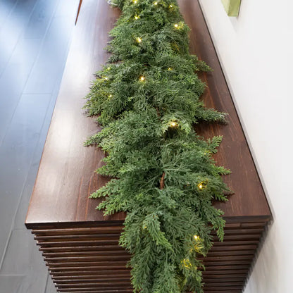 ✨Last Day 70% OFF＆FREE SHIPPING🎁 60FT Lighted Cedar Garland — Warm LED Christmas Decoration